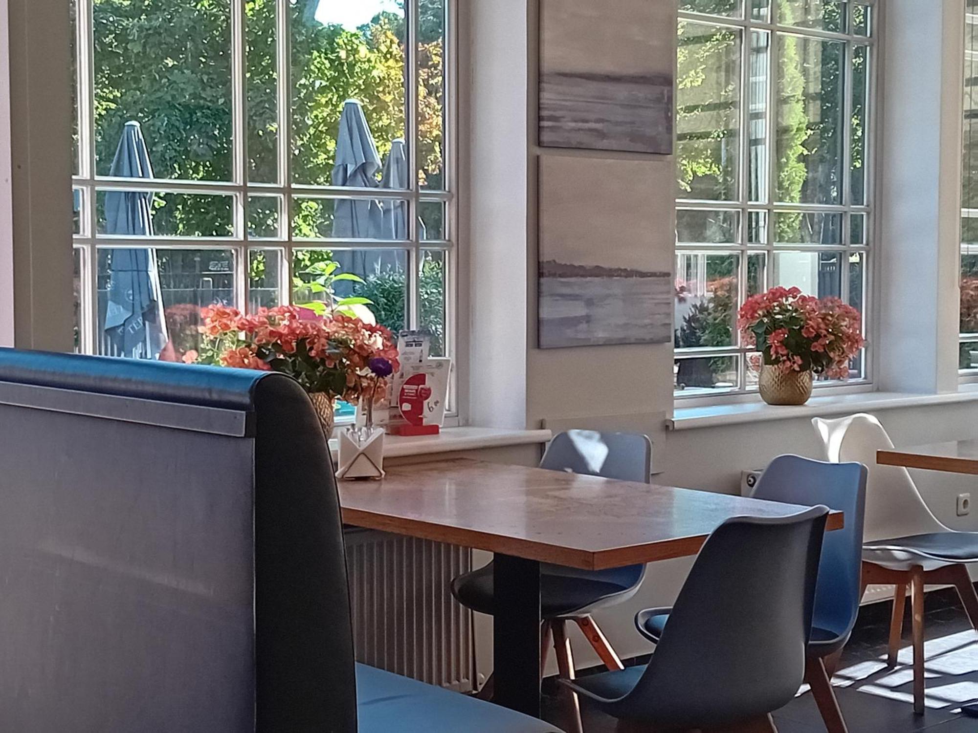 Juras Brize Hotel Ventspils Bagian luar foto