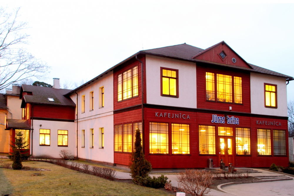 Juras Brize Hotel Ventspils Bagian luar foto